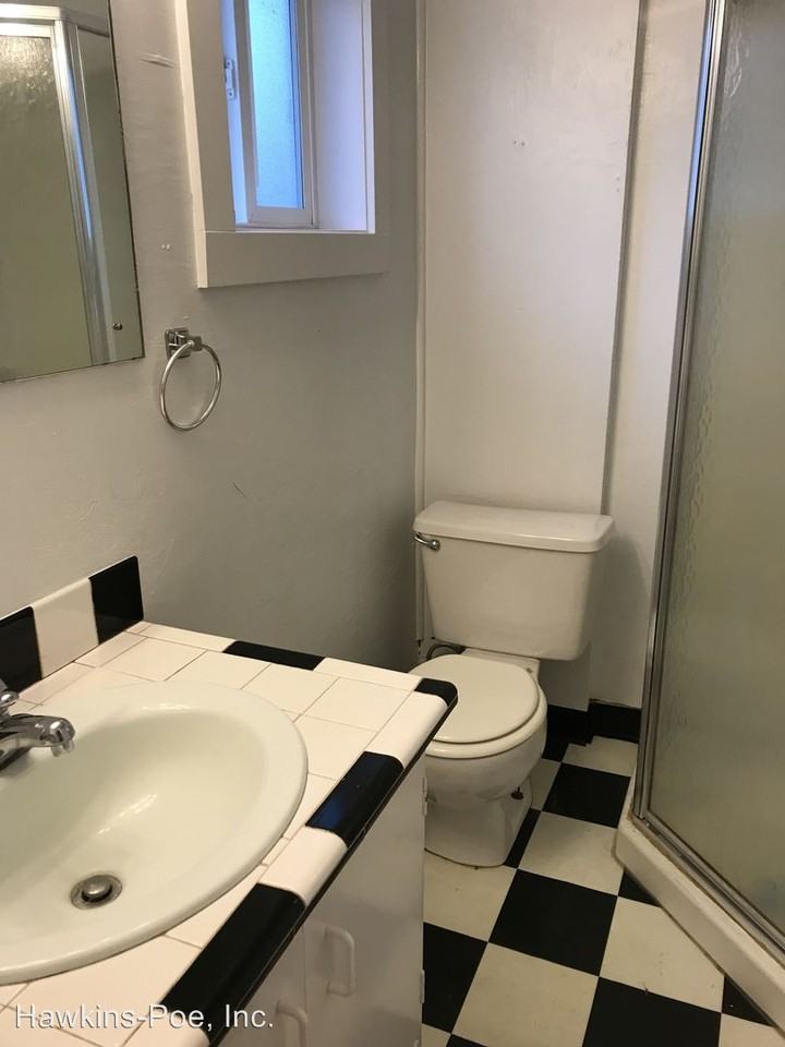 5515 N 52nd St - Photo 2 of 6