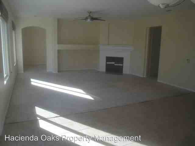 2424 Darbeton Ave - Photo 3 of 13