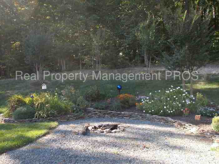 8860 Classic Lakes Way - Photo 3 of 36