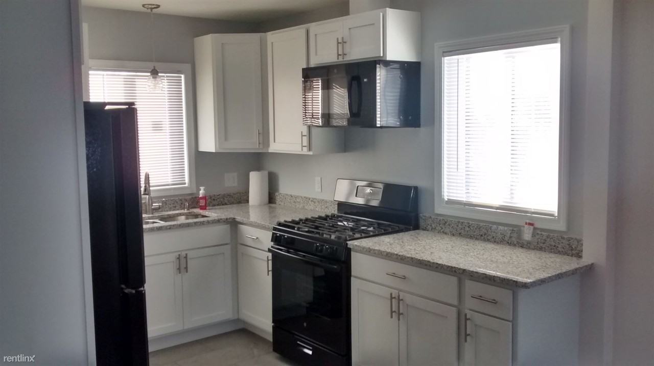 29025 W Chicago St - Photo 2 of 9