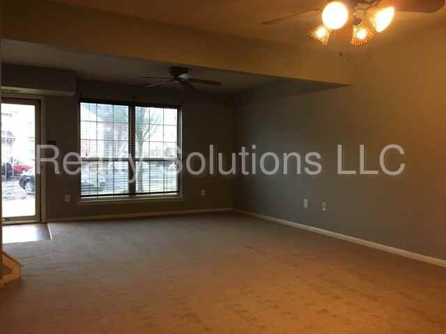 83 Forest Ct - Photo 3 of 22