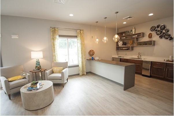 Sterling Beaufont - Photo 3 of 40