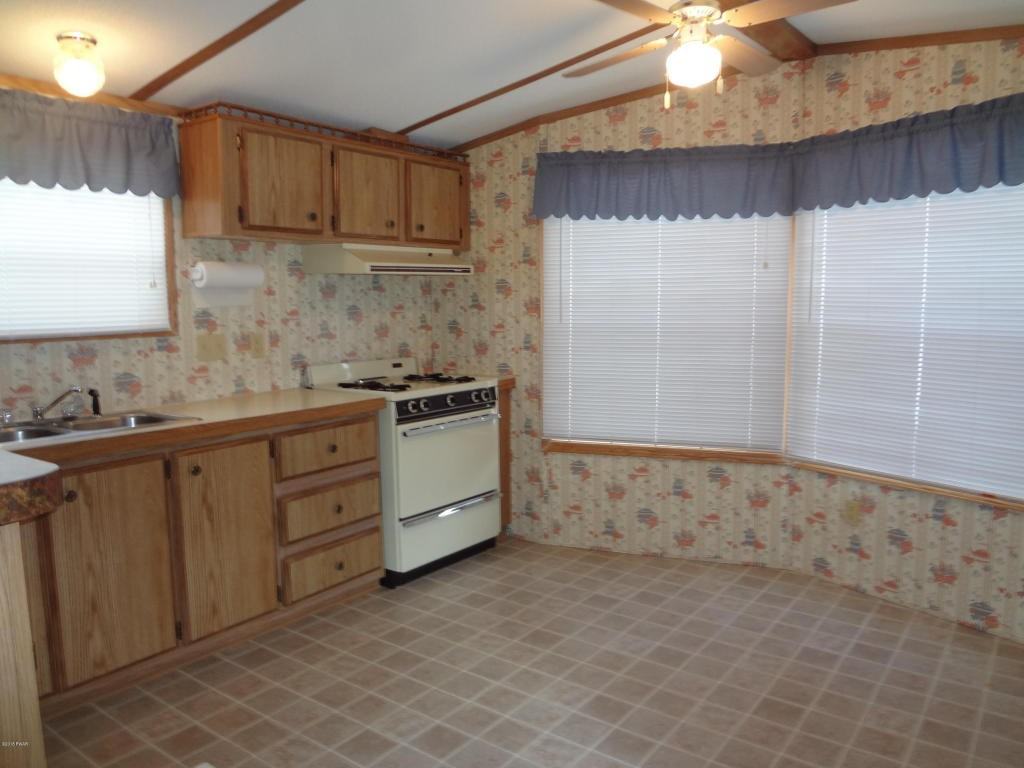 619 Spruce St - Photo 2 of 12