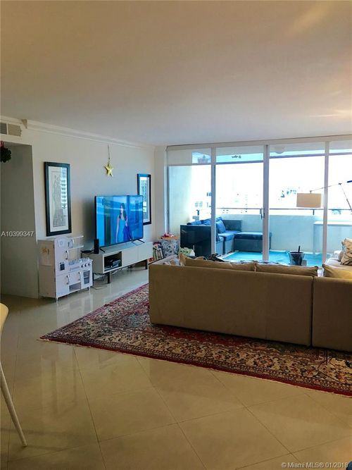 12 Island Ave #1506 - Photo 2 of 8