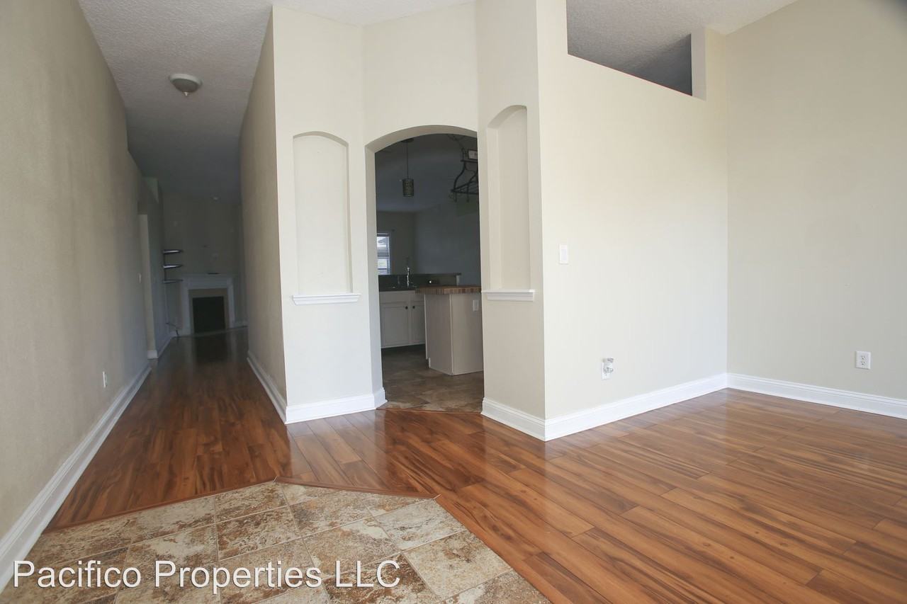 608 Mandy Oaks Dr - Photo 3 of 14