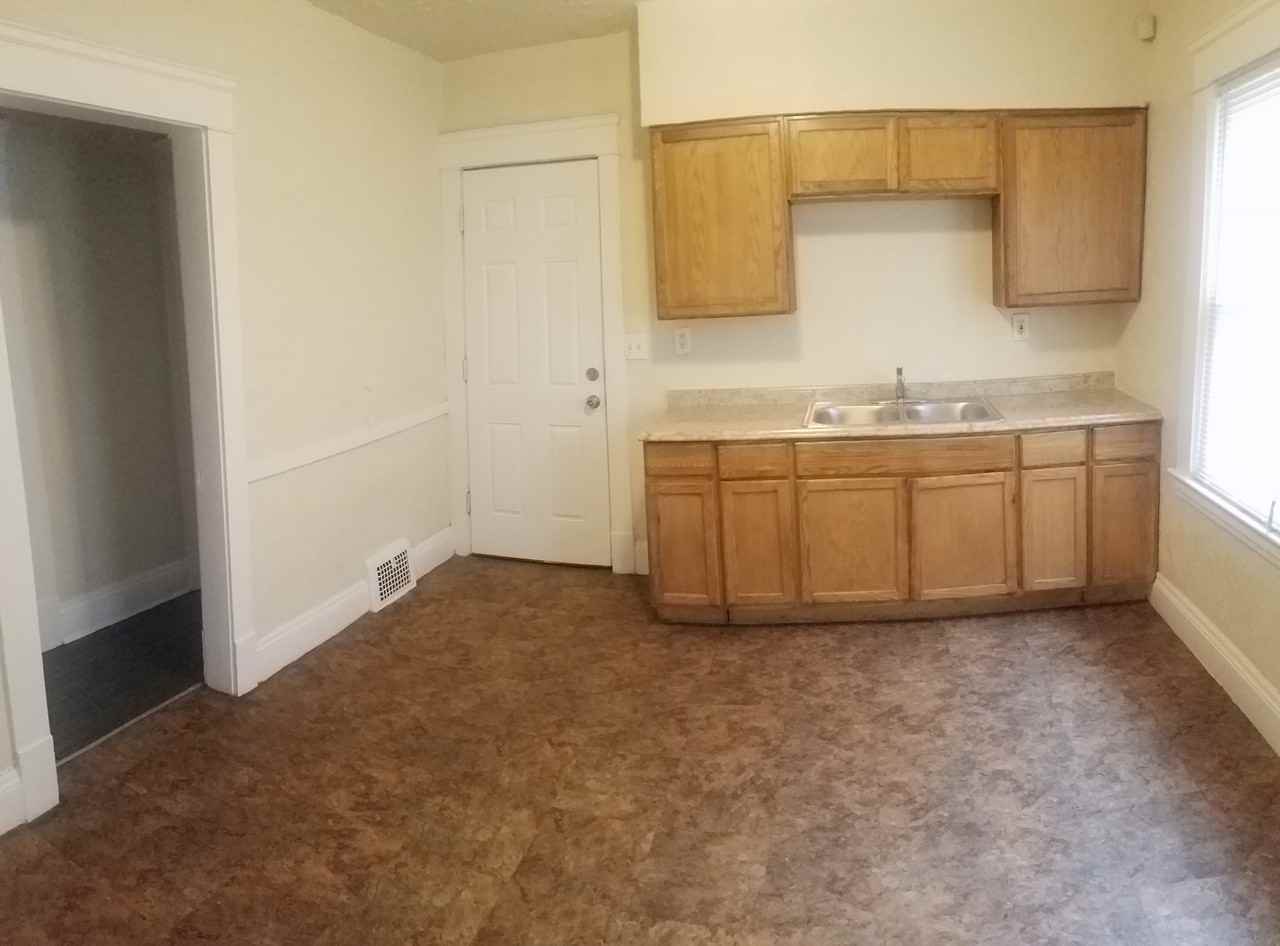 2919 E. 130th Street - Photo 3 of 11