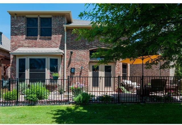 1220 Fowler St - Photo 2 of 26