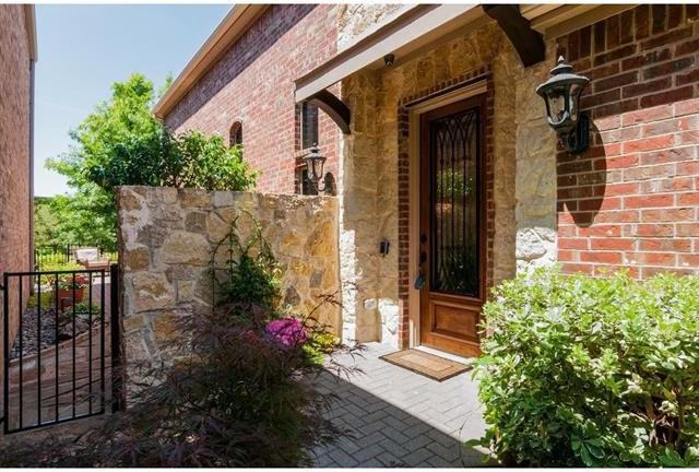 1220 Fowler St - Photo 3 of 26