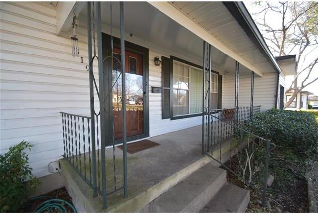 319 Elm Dr - Photo 3 of 12