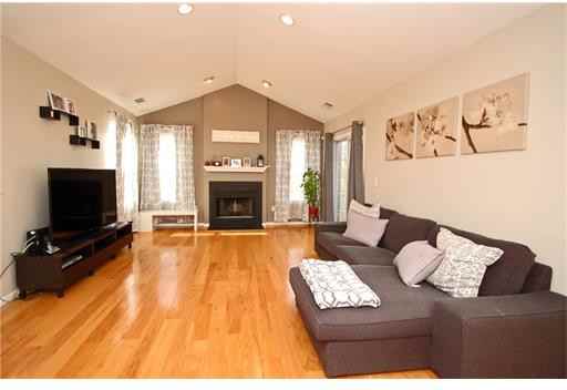 187 Barclay Ct - Photo 2 of 26