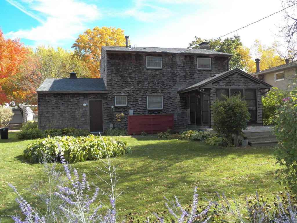 1429 8 1/2 Avenue Southeast - Photo 3 of 26