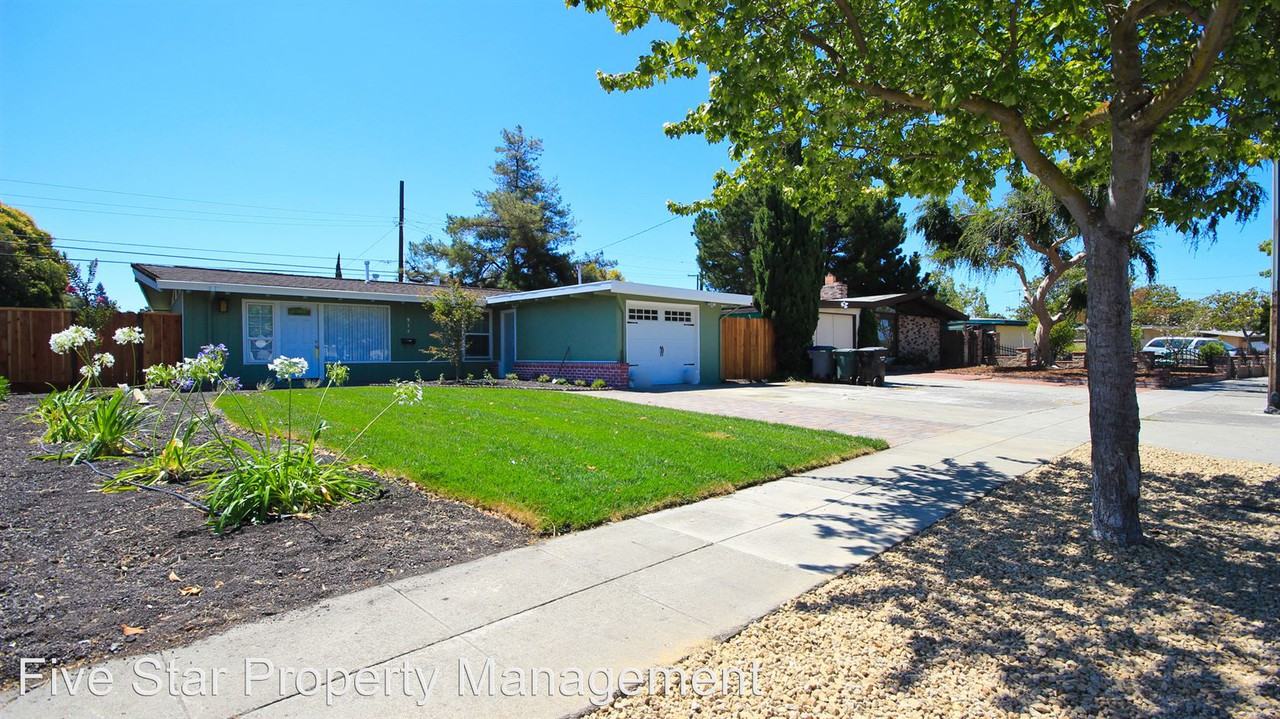 974 Bridgewood Way - Photo 2 of 24