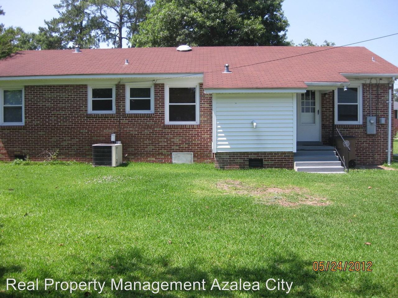 2915 Brierwood Dr - Photo 2 of 9