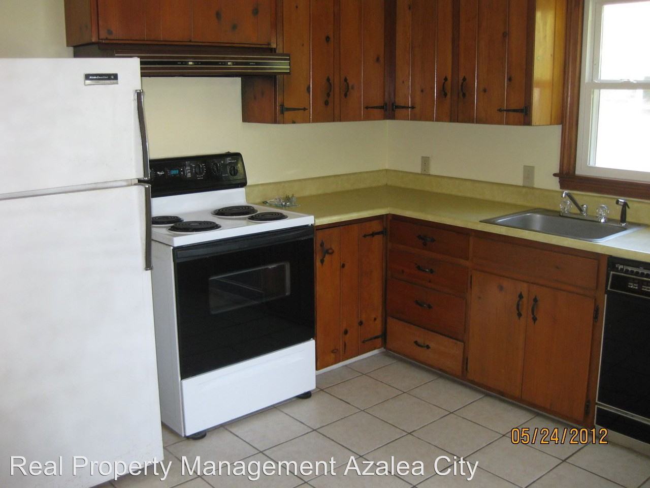 2915 Brierwood Dr - Photo 3 of 9