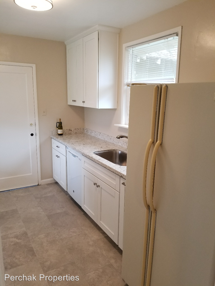 1500 Lexington Rd - Photo 3 of 10