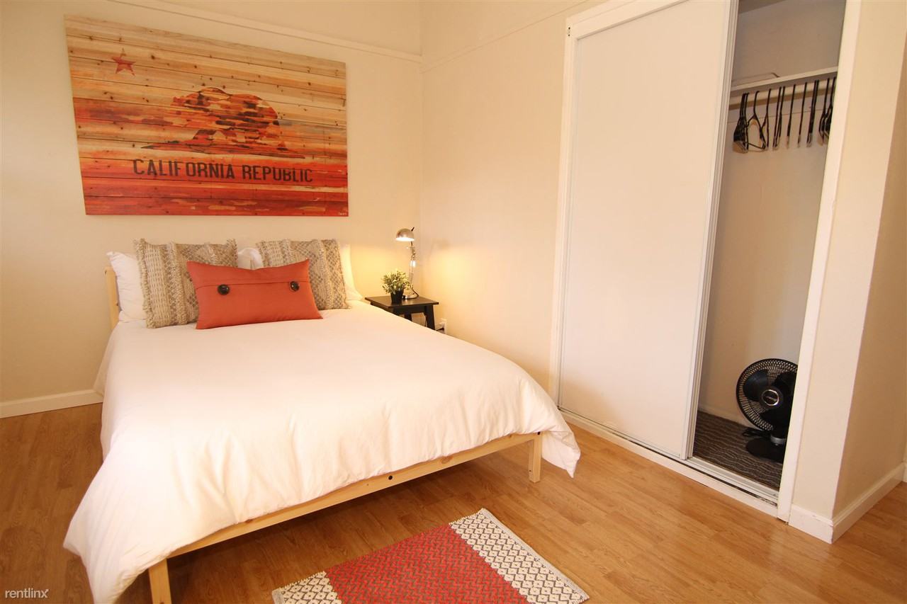 286 Meadowlake Dr - Photo 3 of 20