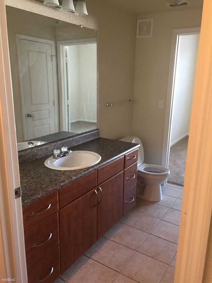 8320 Narcoossee Rd - Photo 3 of 10