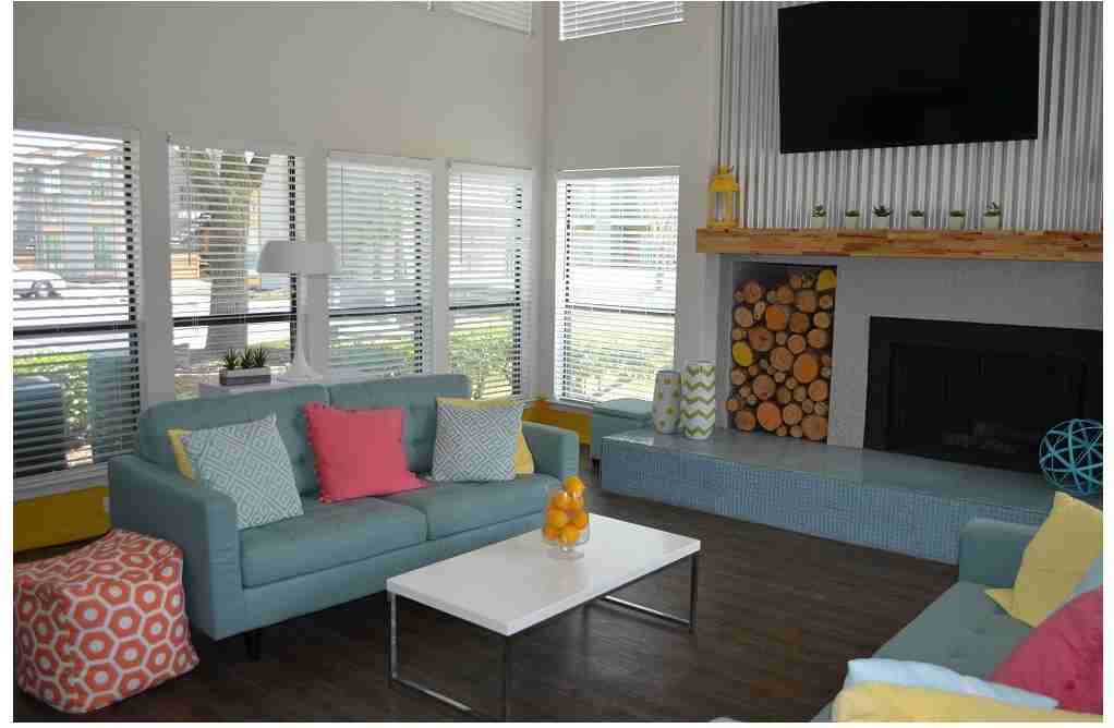 Surround, The - Photo 3 of 23