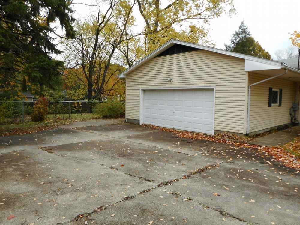 3643 Lakeview Blvd - Photo 2 of 15