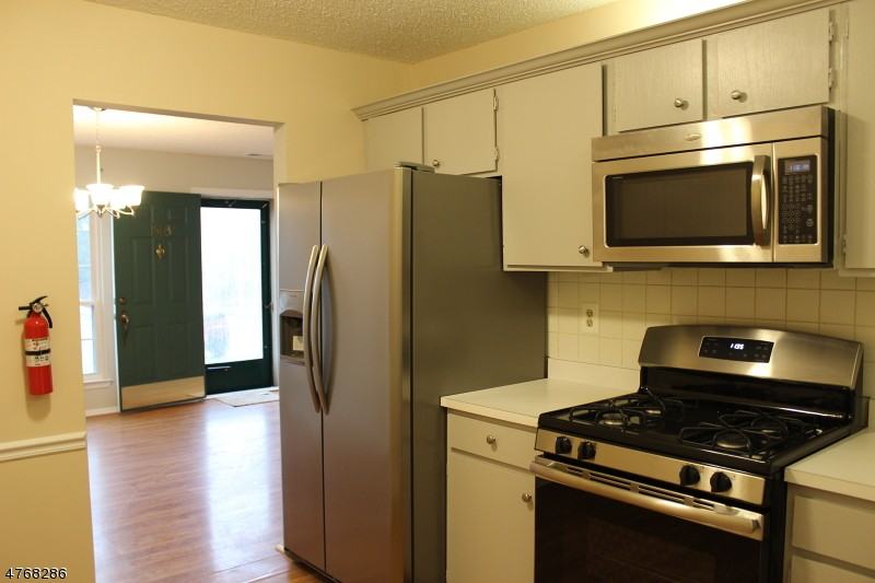 1503 Longley Ct - Photo 3 of 16