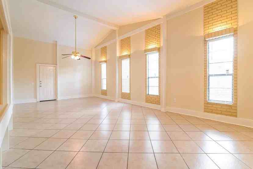 9715 Ballin David Dr - Photo 3 of 26