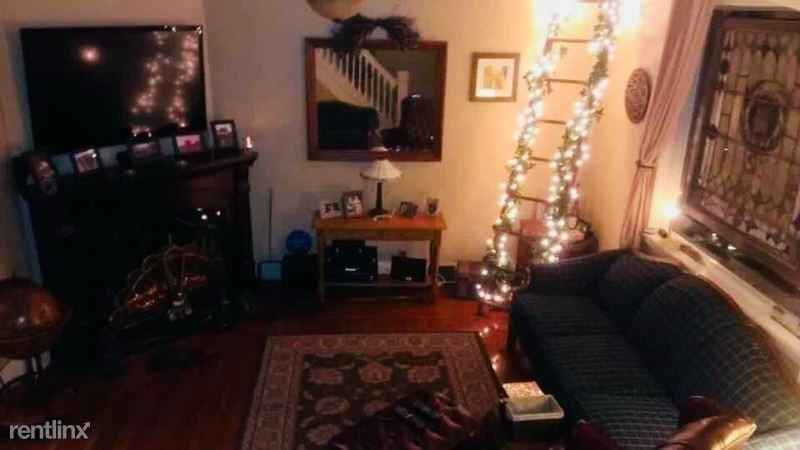 220 Franklin Ave - Photo 3 of 11