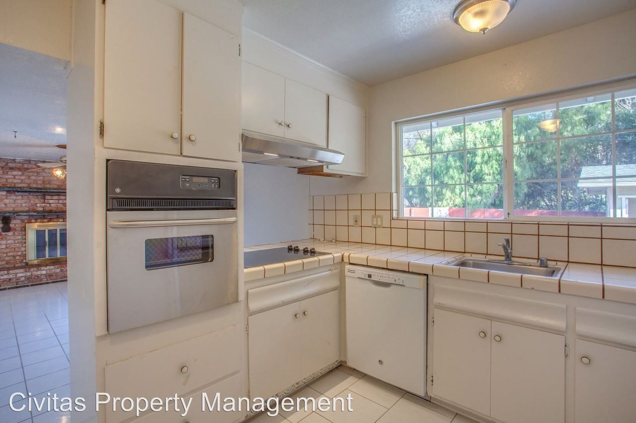 48254 Arcadian St - Photo 3 of 12