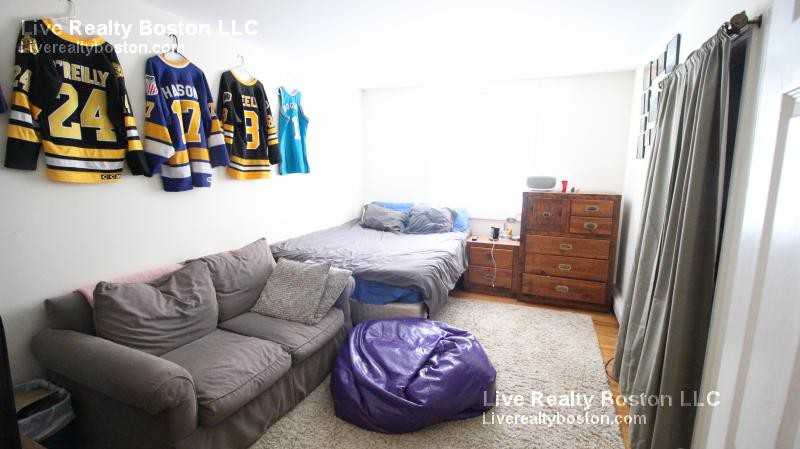 20 Islington Street - Photo 2 of 2