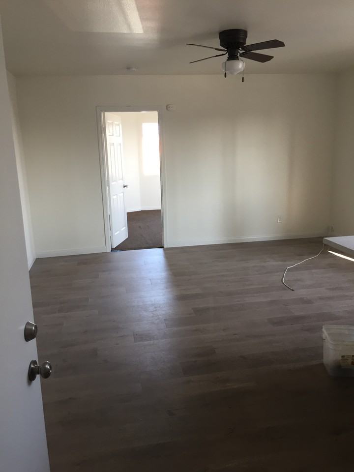 632 East Vernon Avenue - Photo 3 of 4