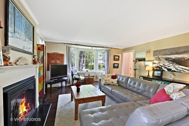 409 Crescent Dr - Photo 3 of 21