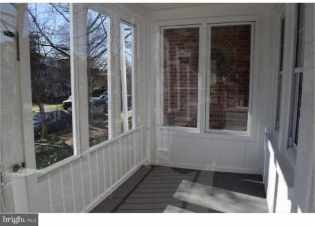 423 S Sycamore St - Photo 3 of 6