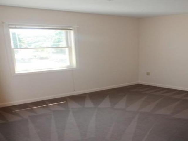 33 Enterprise St - Photo 3 of 6