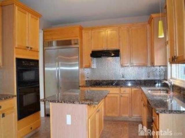 5724 Majestic Oaks Dr - Photo 3 of 6