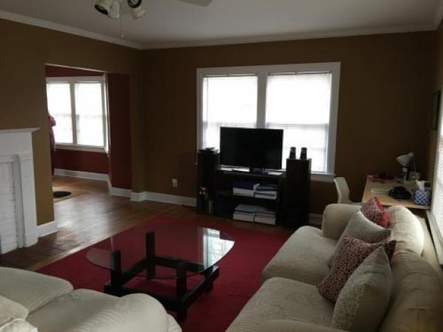 323 S Eastside Dr - Photo 3 of 6