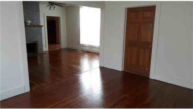 427 E Pearl St - Photo 3 of 6