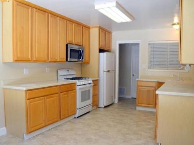 3574 Marks Ave - Photo 2 of 6