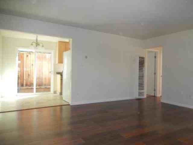 1110 Leigh Ave - Photo 2 of 6