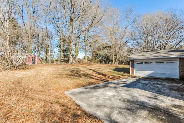 4019 Yarbrough Ave - Photo 2 of 8