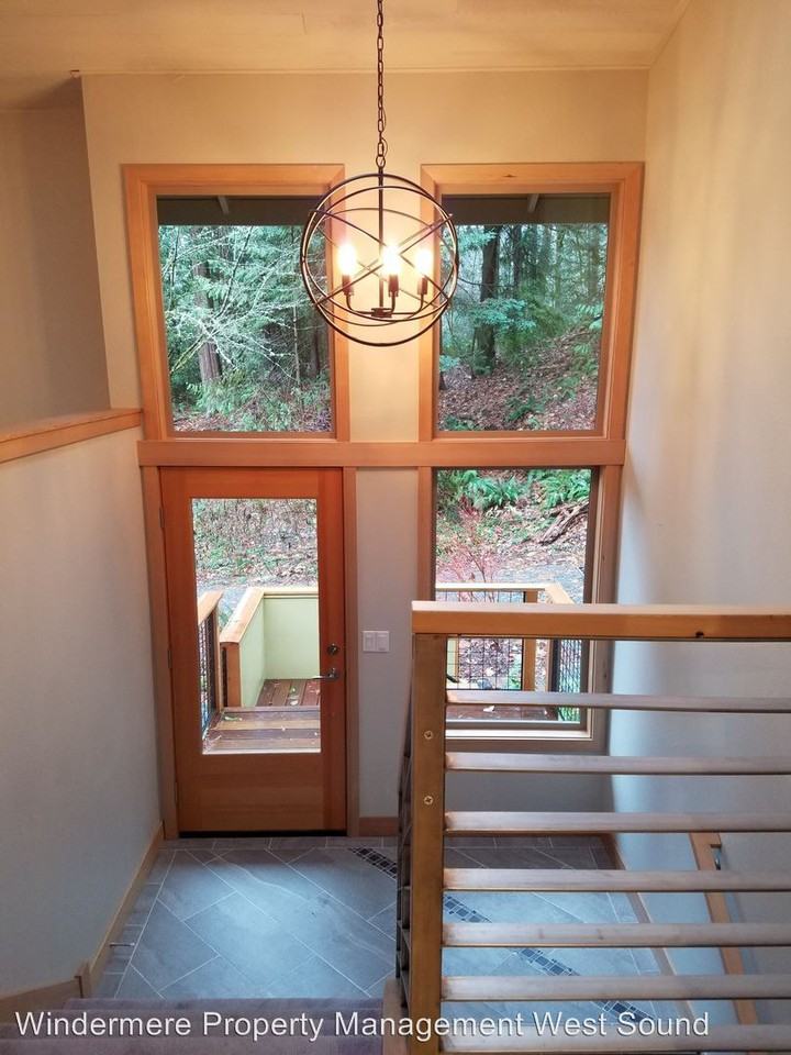 6655 Bayview Blvd NE - Photo 3 of 45