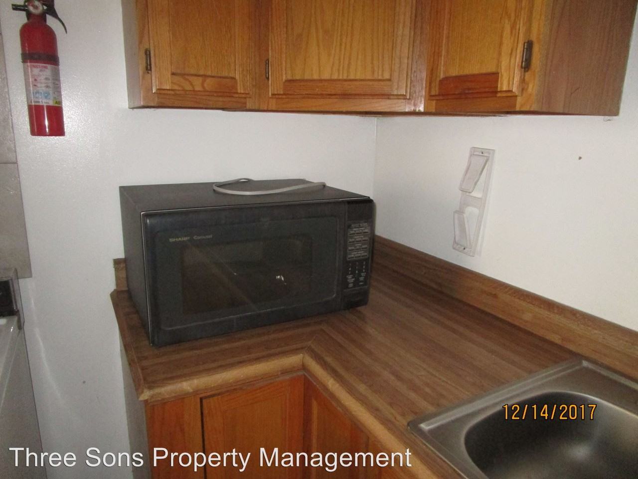 615 Quincy NE - Photo 2 of 7