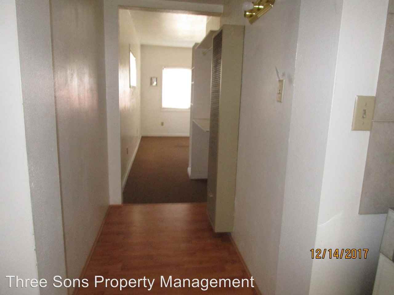 615 Quincy NE - Photo 3 of 7