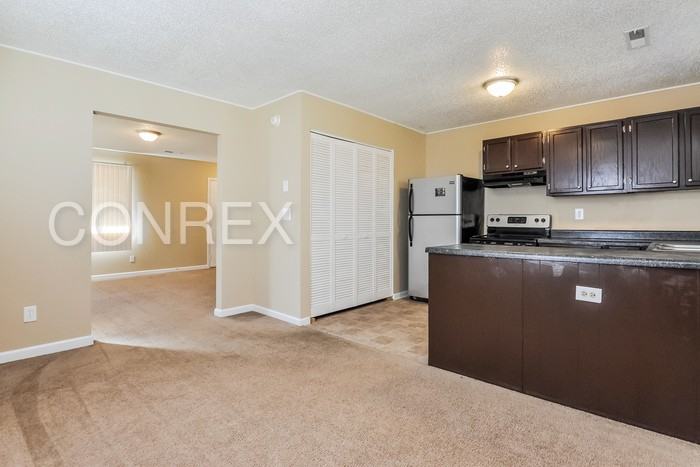 3713 Roseberry Ln - Photo 2 of 8