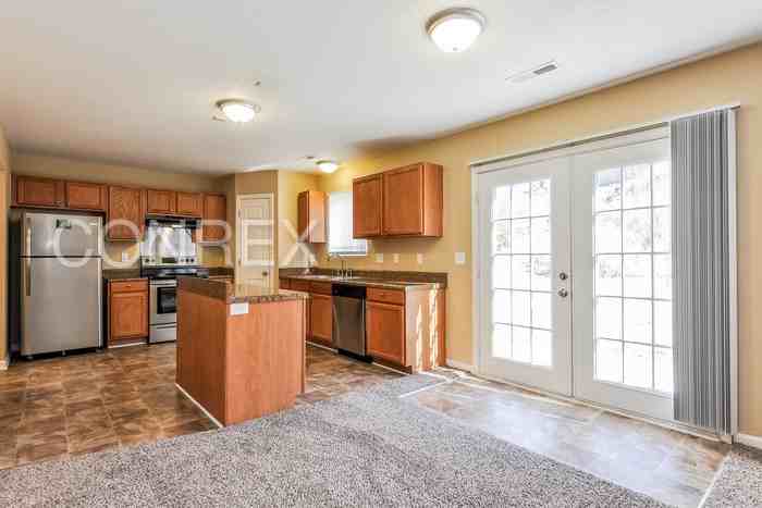 2637 Ninfield Dr - Photo 3 of 8