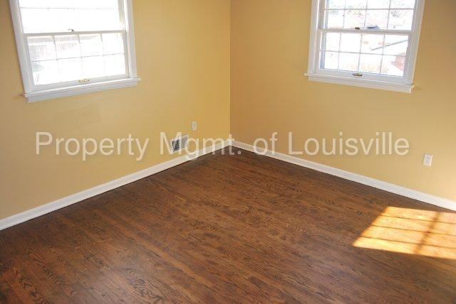 1705 Flintlock Dr - Photo 3 of 12