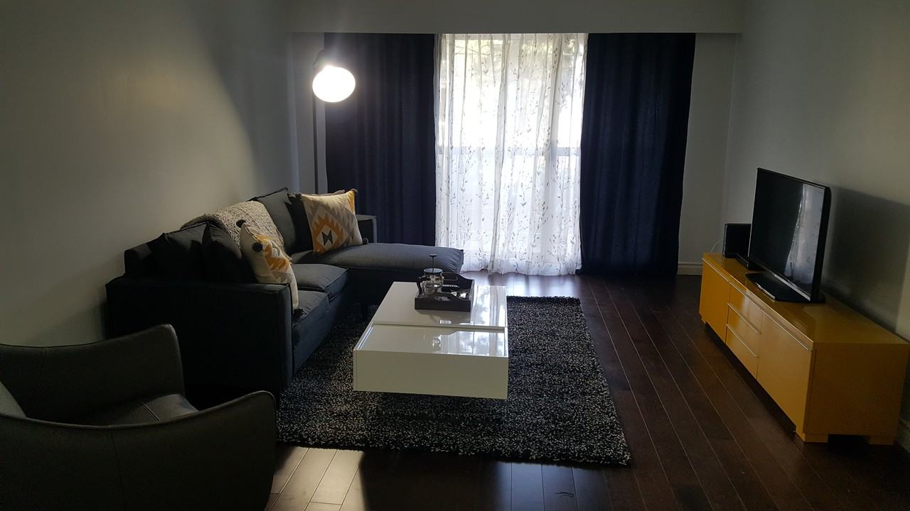 Oak St & W 12th Ave #109