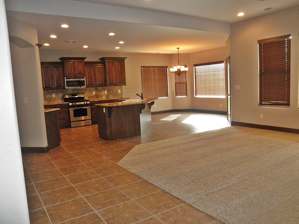 678 Rainier Dr - Photo 2 of 18