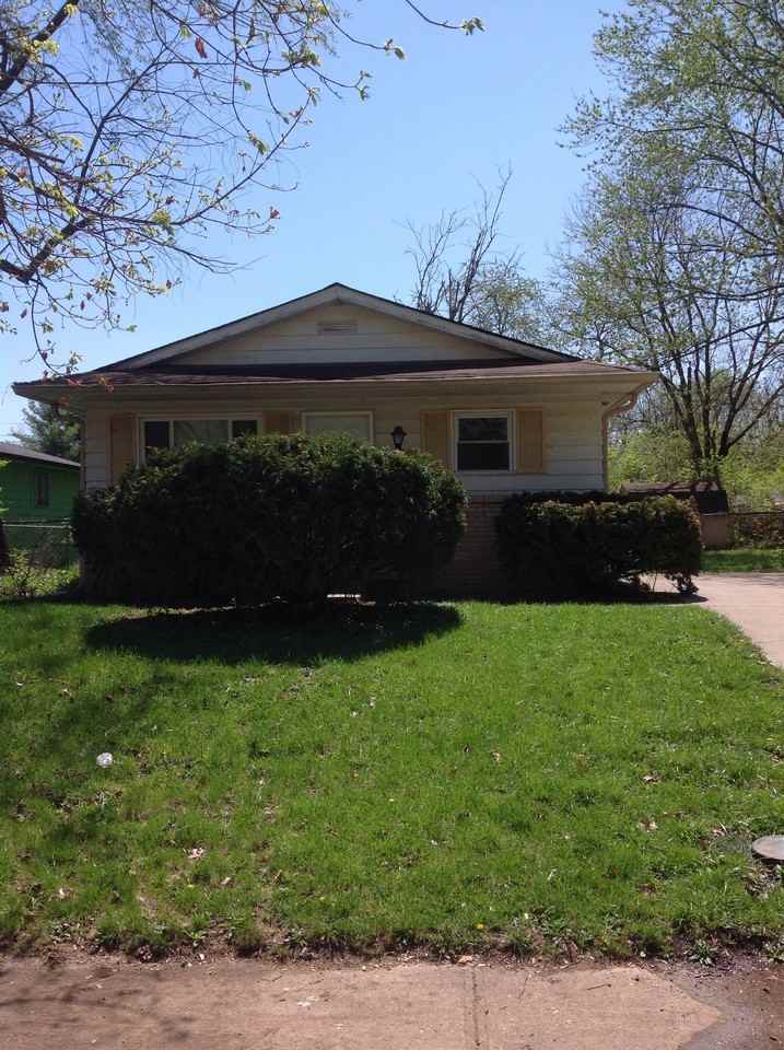 2927 Roberta Dr - Photo 2 of 18