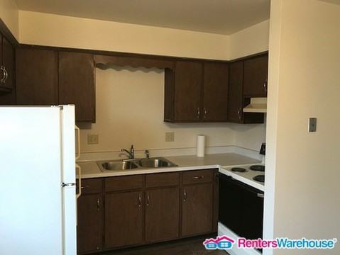 1409 Parkway Dr - Photo 2 of 10