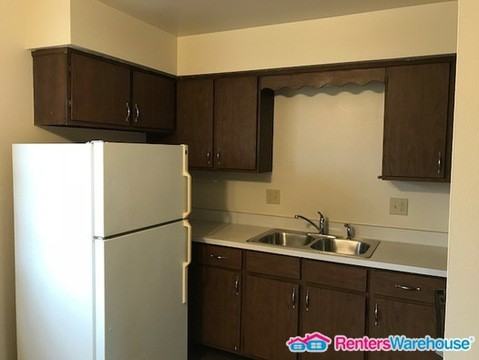 1409 Parkway Dr - Photo 3 of 10