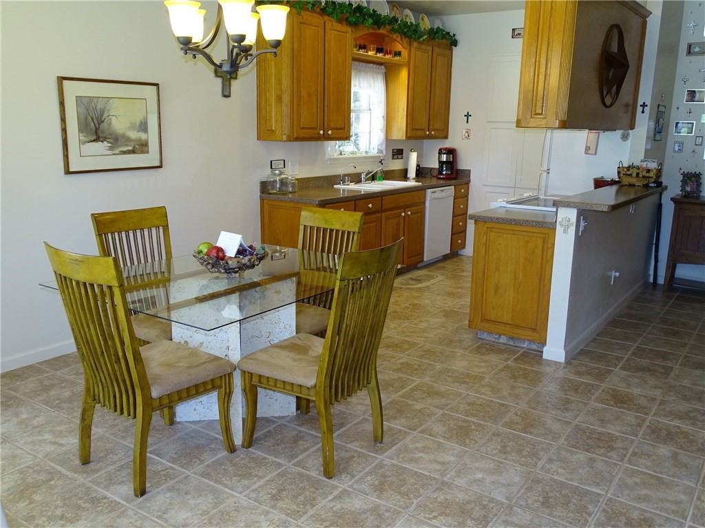 23 Meadow Oak Ct - Photo 3 of 6